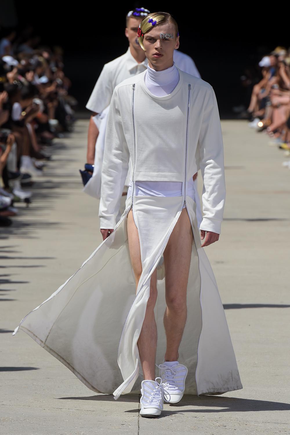 HOOD BY AIR Hood By Air Spring 2017 Ready-to-Wear Collection | Vogue