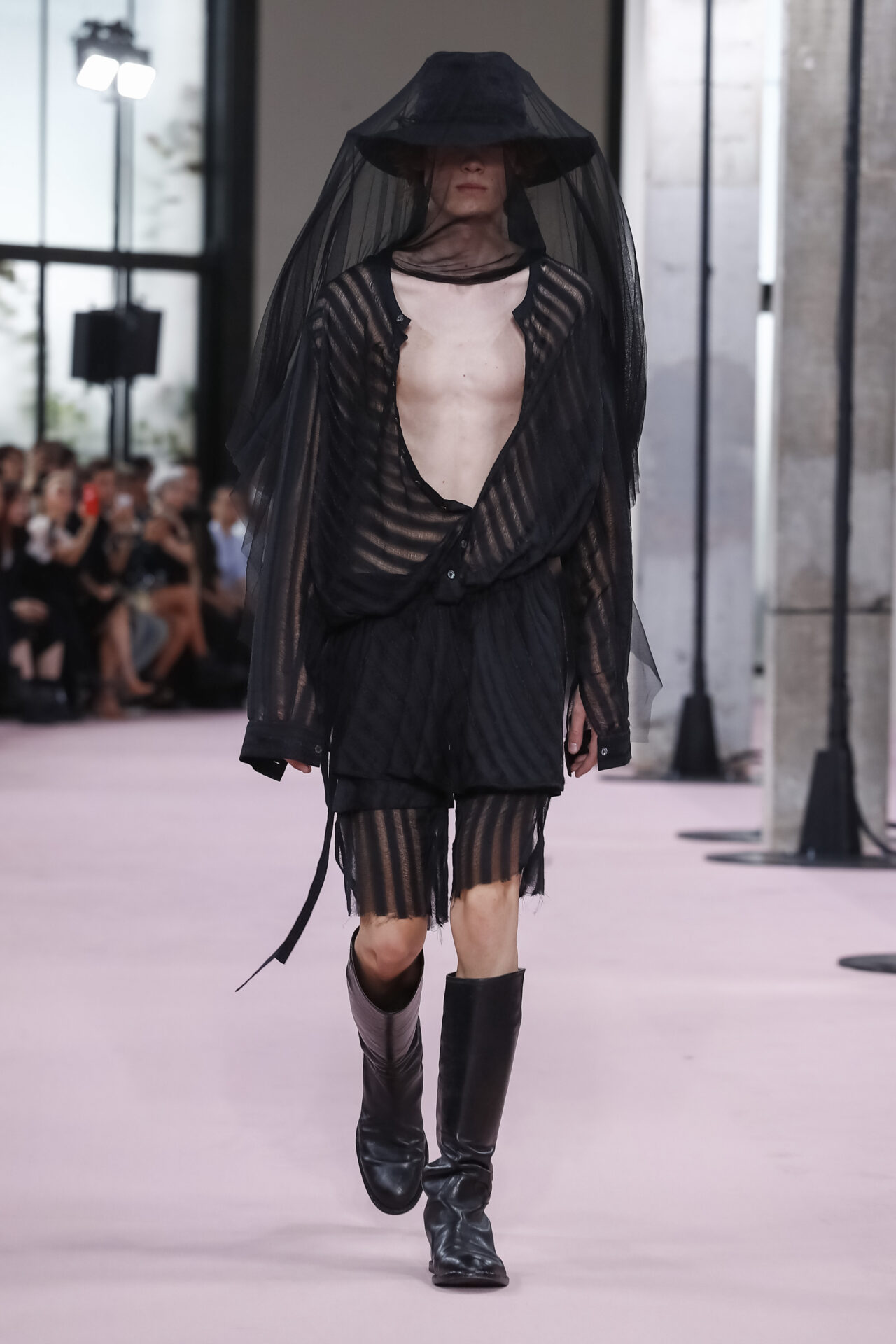 Ann Demeulemeester SS19 – HERO