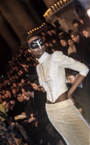 ALEXANDER MCQUEEN オハサイスキャットアイサンクラス セール】アレキサンダーマックイーン Alexander McQueen