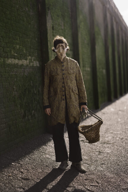JOHN ALEXANDER SKELTON シルクストール JOHN-ALEXANDER-SKELTON-