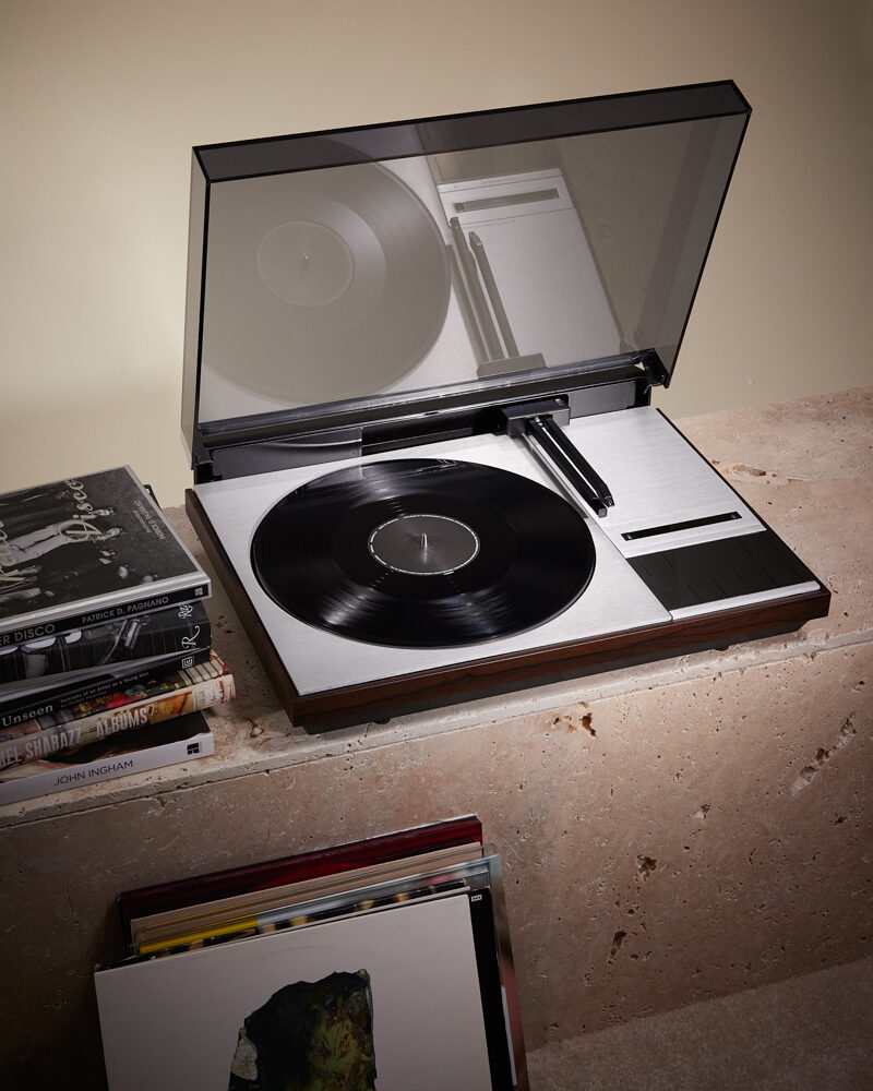 Saint Laurent Bang & Olufsen コラボ　 スピーカー We need this new Saint Laurent x Bang & Olufsen turntable – HERO