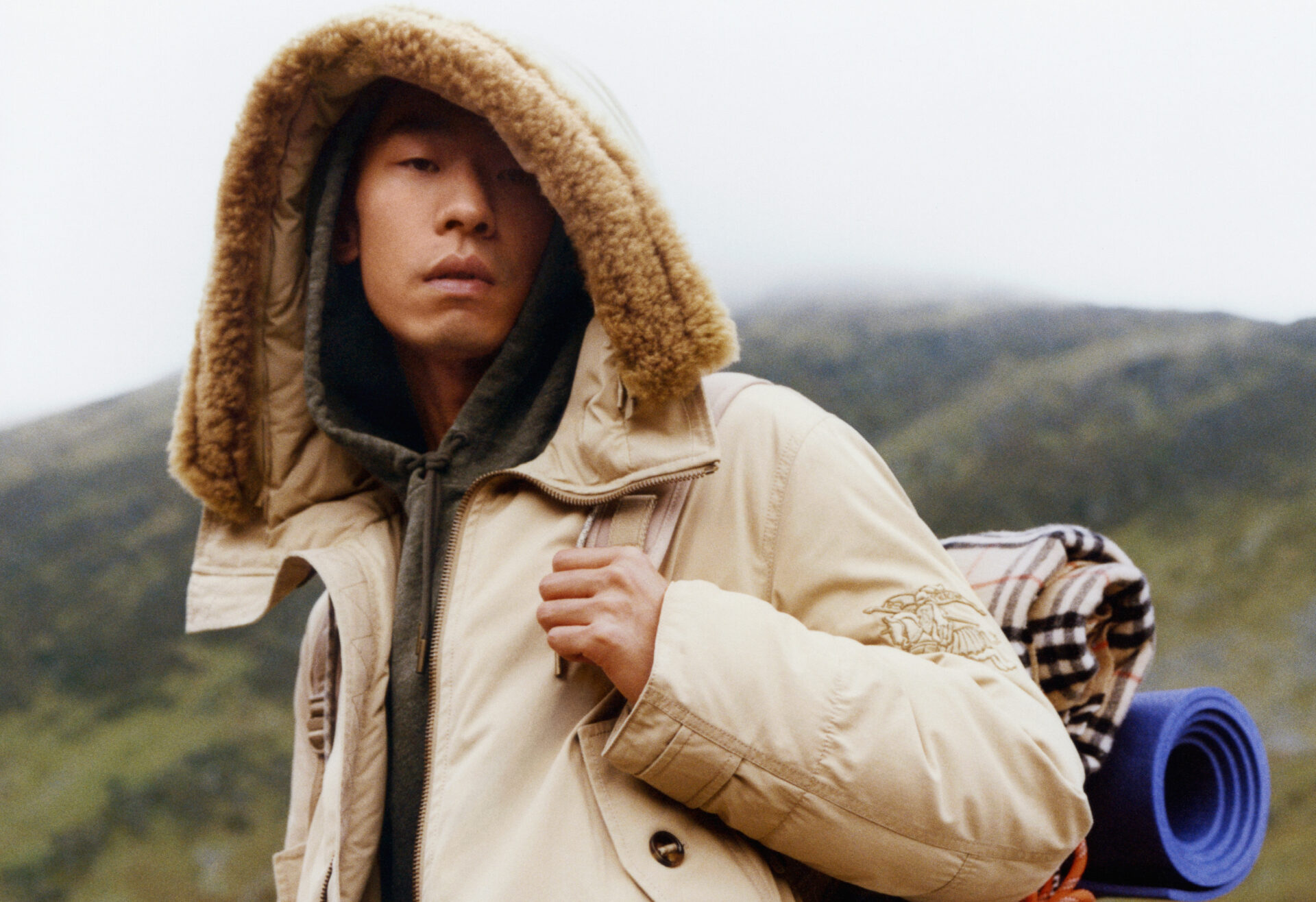 Renowned explorers showcase Burberry's Gabardine collection – HERO