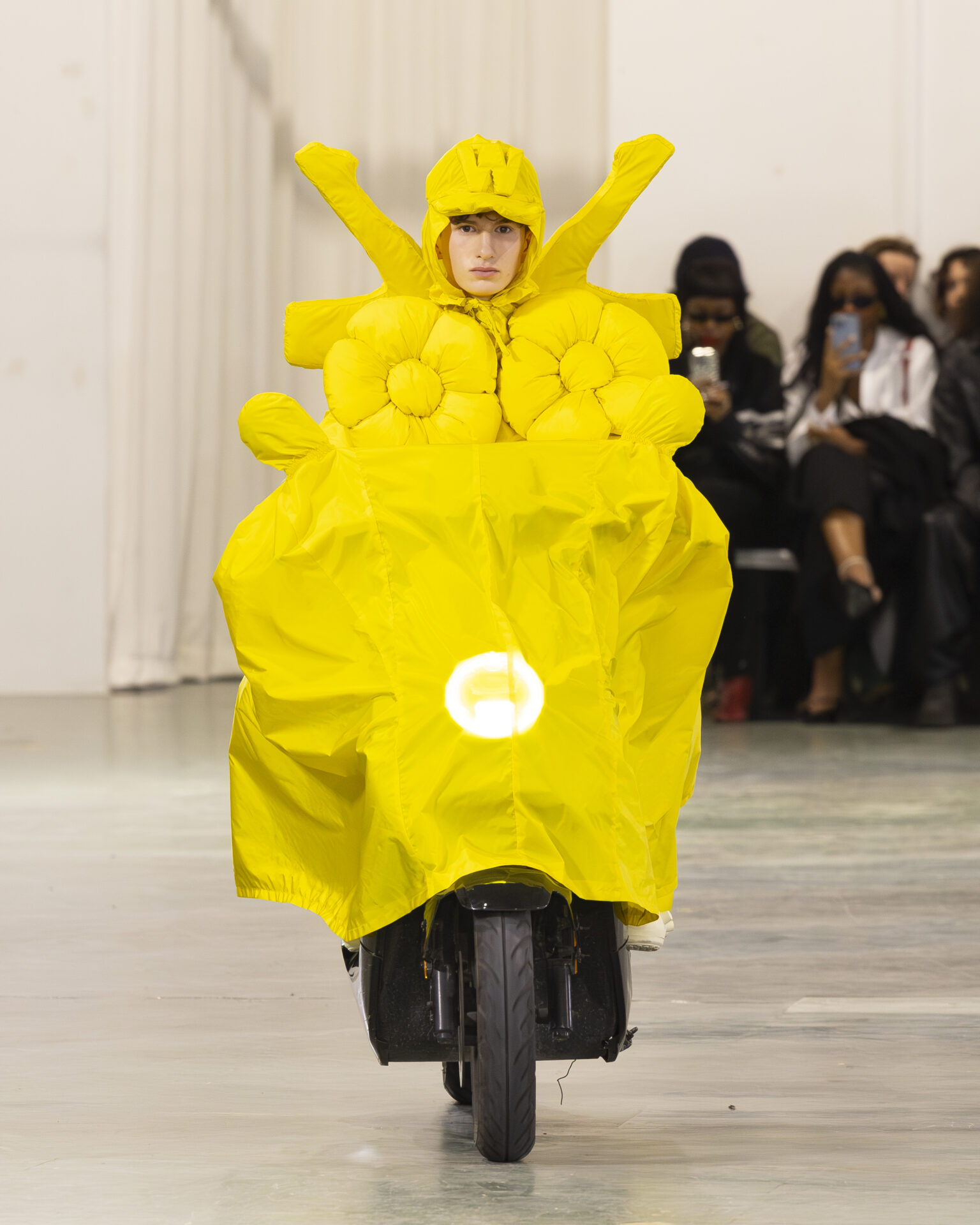 【(︎︎︎︎‪✌︎'ω')✌︎】WALTER VAN BEIRENDONCK Walter Van Beirendonck: outsider art, mopeds and flower people – HERO