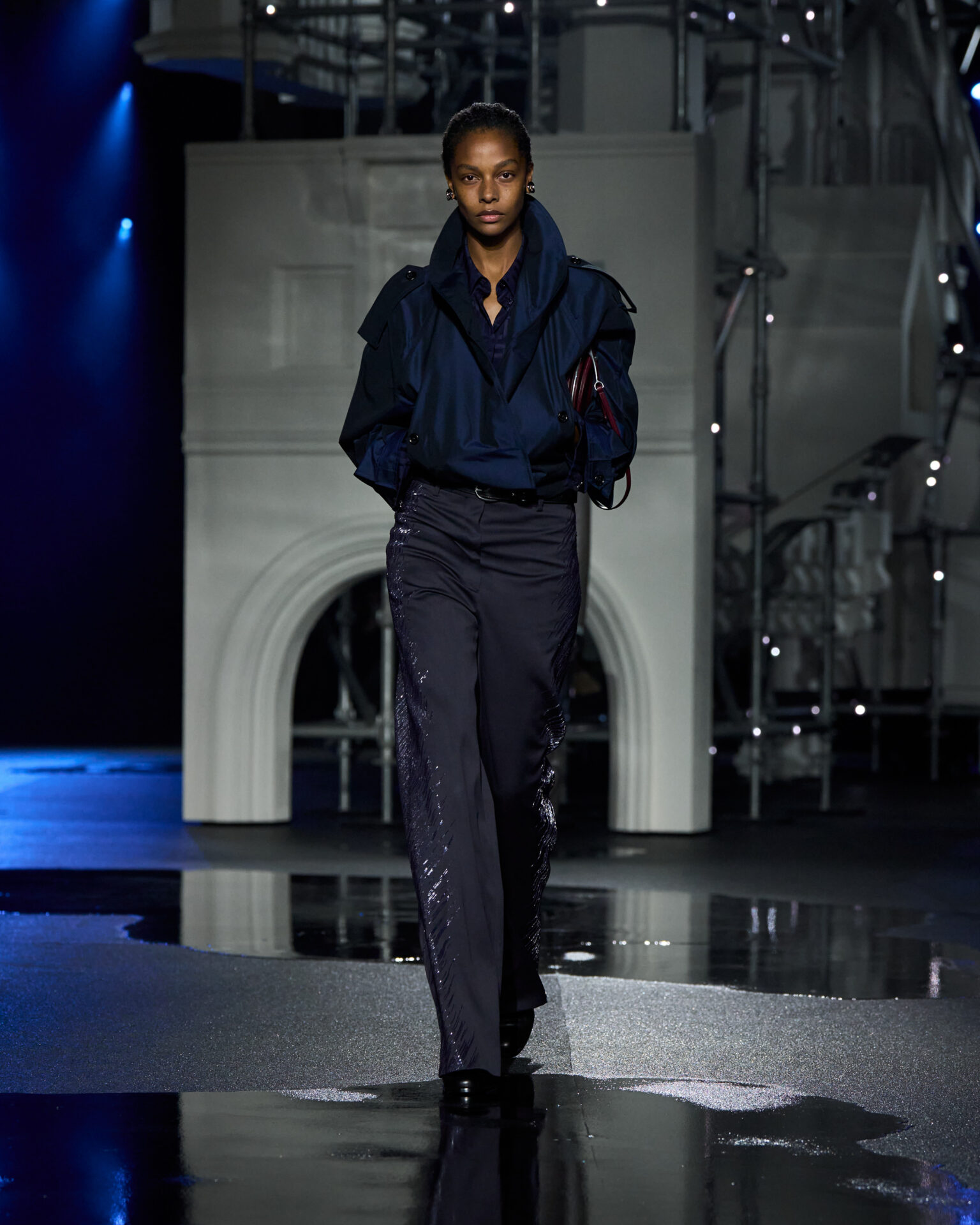 Écharpe Alexander McQueen - Motif Crâne Maigre - Couleur Perwinkle/bleu - Soie, Neuf Avec étiquettes - Fabriqué En Italie
