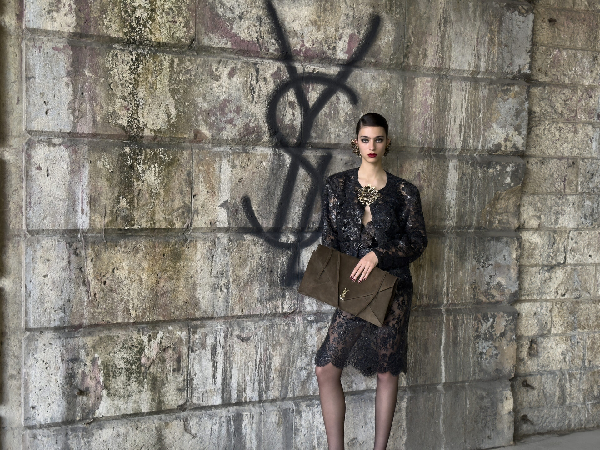 Juergen Teller Stephane Marais セット Juergen Teller documents Saint Laurent on the streets of Paris – HERO